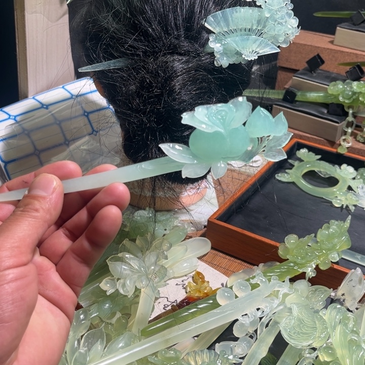 洛***子岫玉合金发饰精品岫岩玉蓝冰发簪