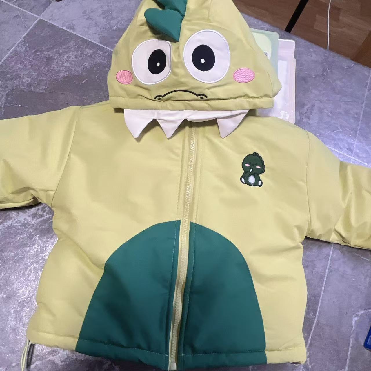 宝宝冬季可爱冲锋衣棉服