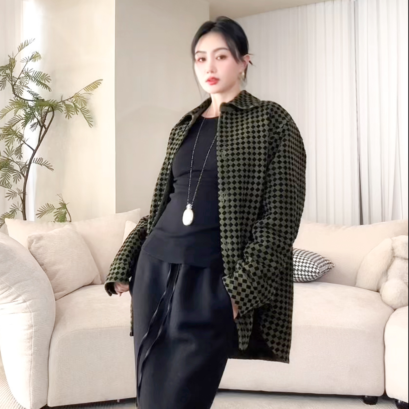 冷玩 [男女同款]歌古丝埃塞俄比亚羊反绒廓形皮衣 白鹅绒10ON5033