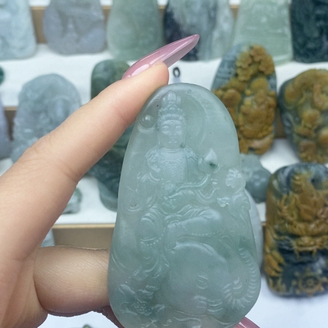 翡翠颈饰未镶嵌翡翠