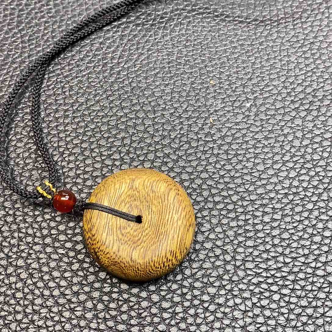 沉香木手串平安扣