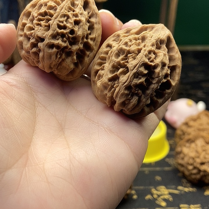文玩核桃把件野牛