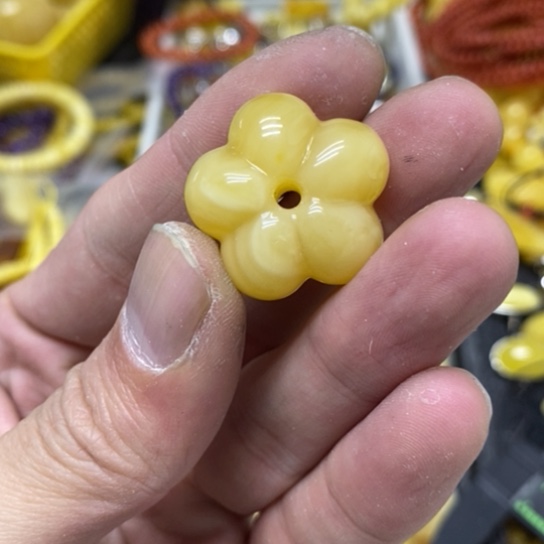 蜜蜡裸石未镶嵌吊坠