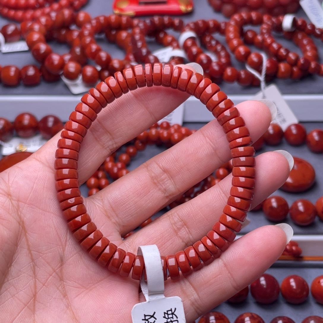 未镶嵌配珠南红玛瑙8mm瓦西锦红满色满肉隔片手串