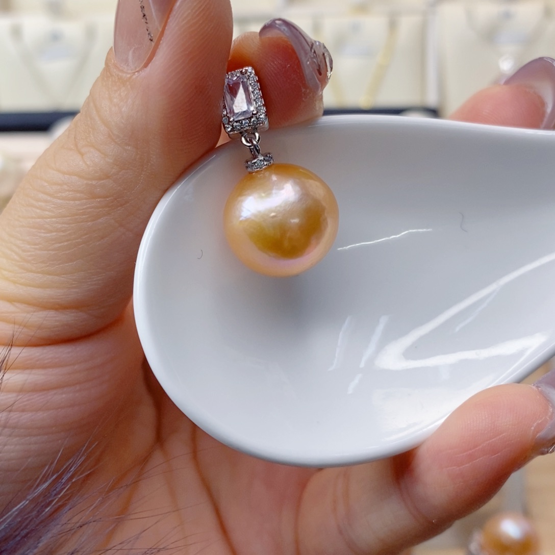 淡水珍珠吊坠(赠链)银S925镶嵌