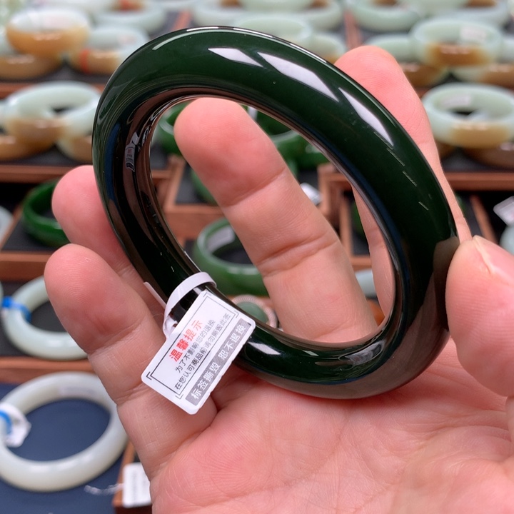 和田玉（碧玉）手镯未镶嵌