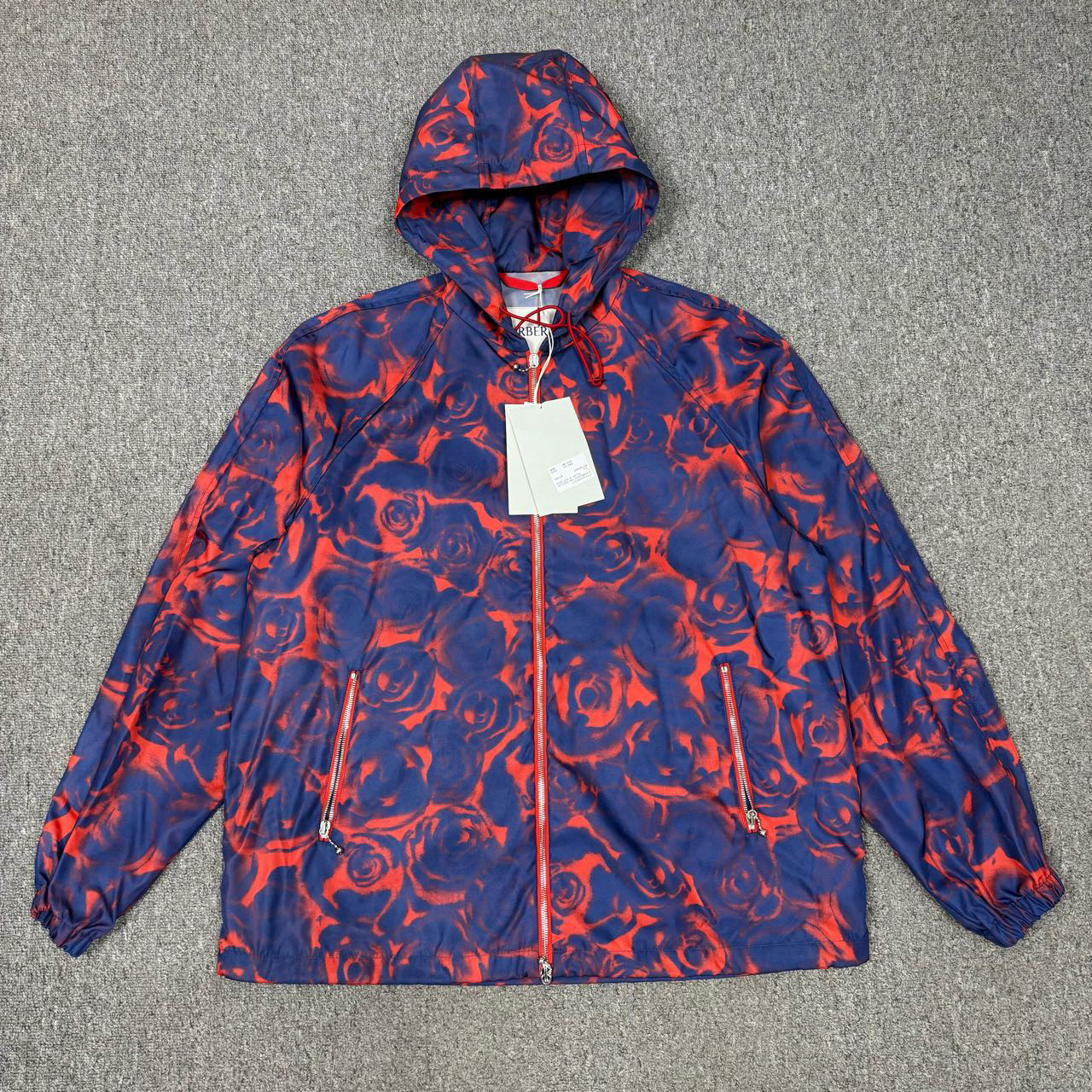 全新未使用 BURBERRY/博柏利 13177782 玫瑰logo连帽外套 S码