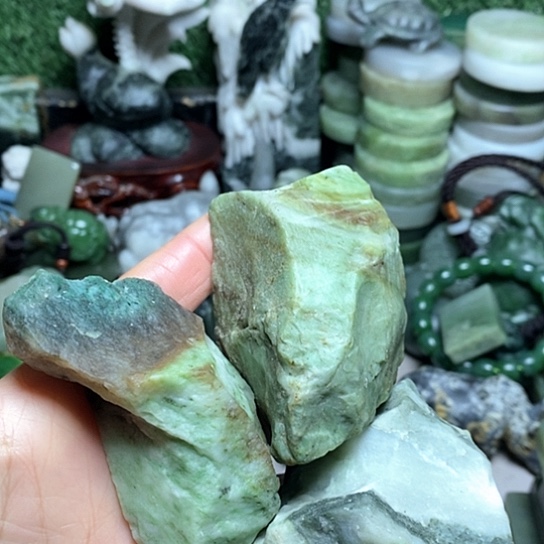 未镶嵌独山玉珠宝半成品