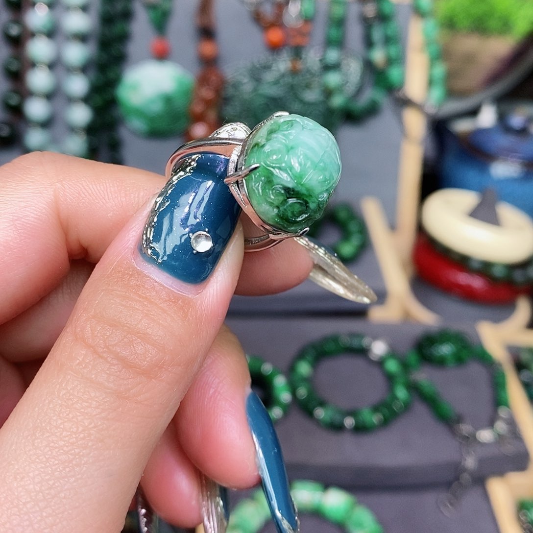 翡翠戒指银S925镶嵌漂亮美眉