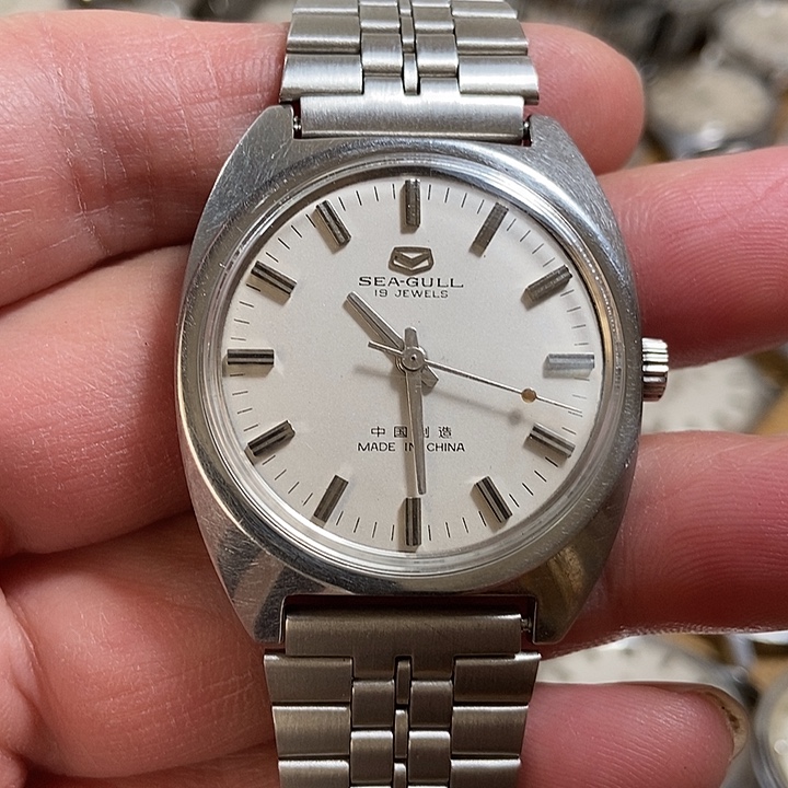 国产海鸥机械手表