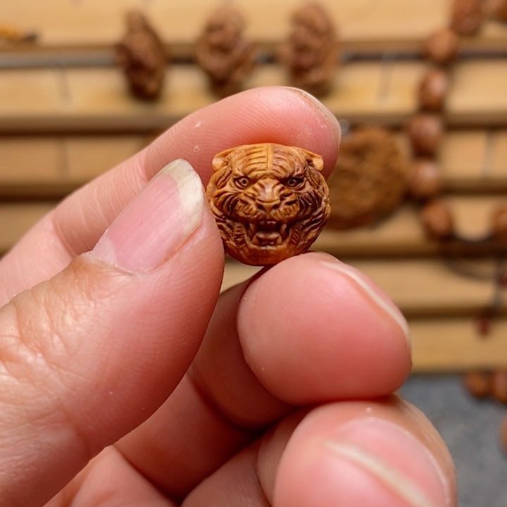 桃核雕刻老虎单颗
