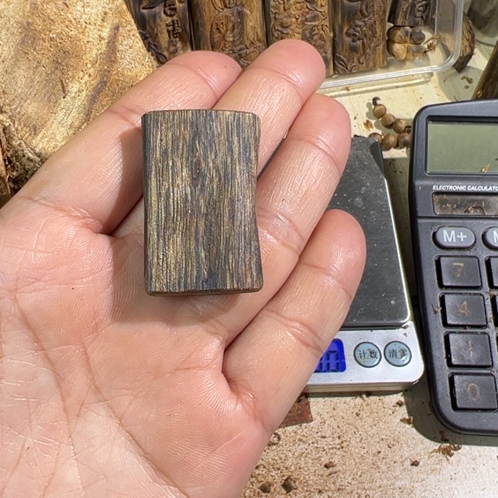 沉香吊坠绿棋楠沉香吊坠4.7克