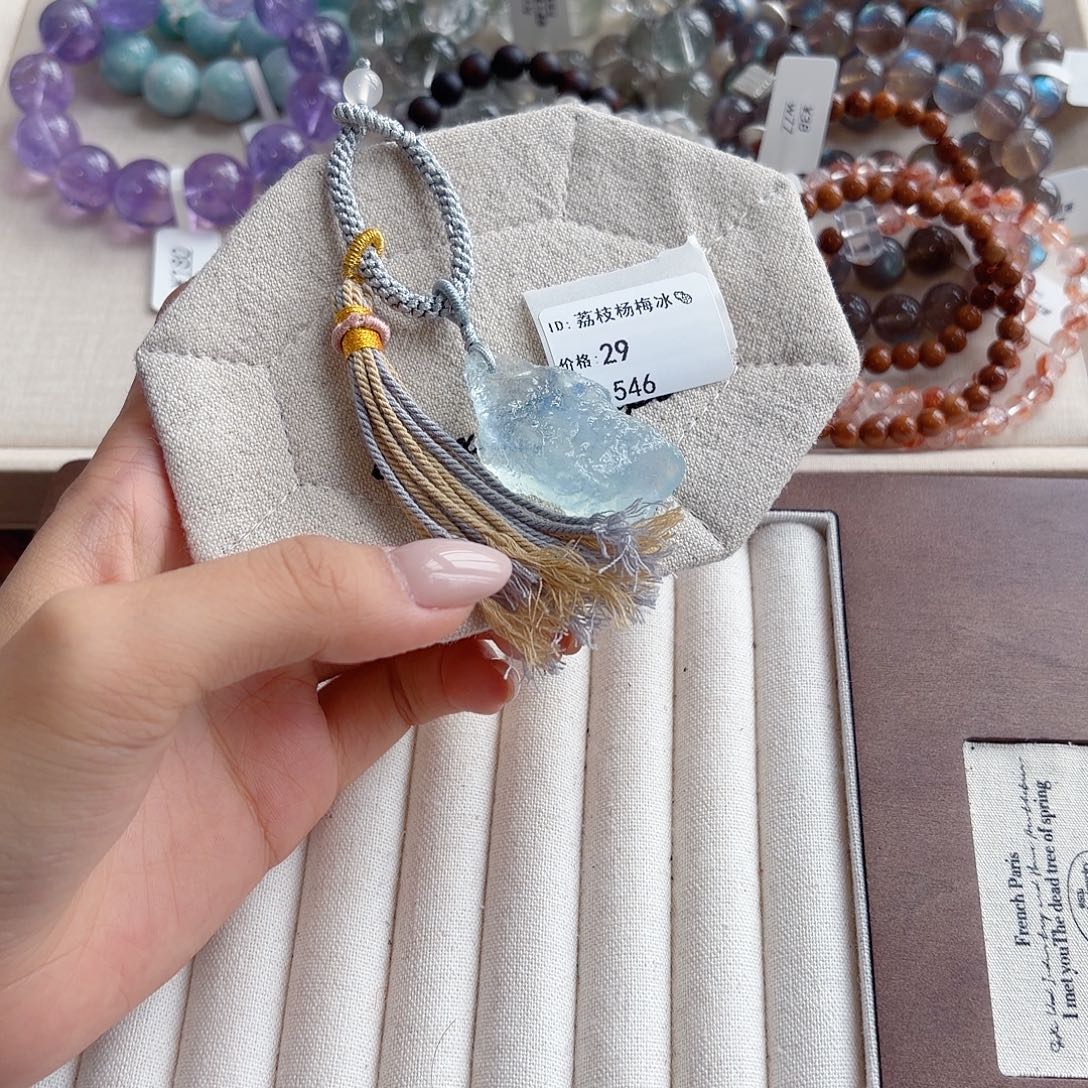 荔****水晶手串未镶嵌48小时鉴赏