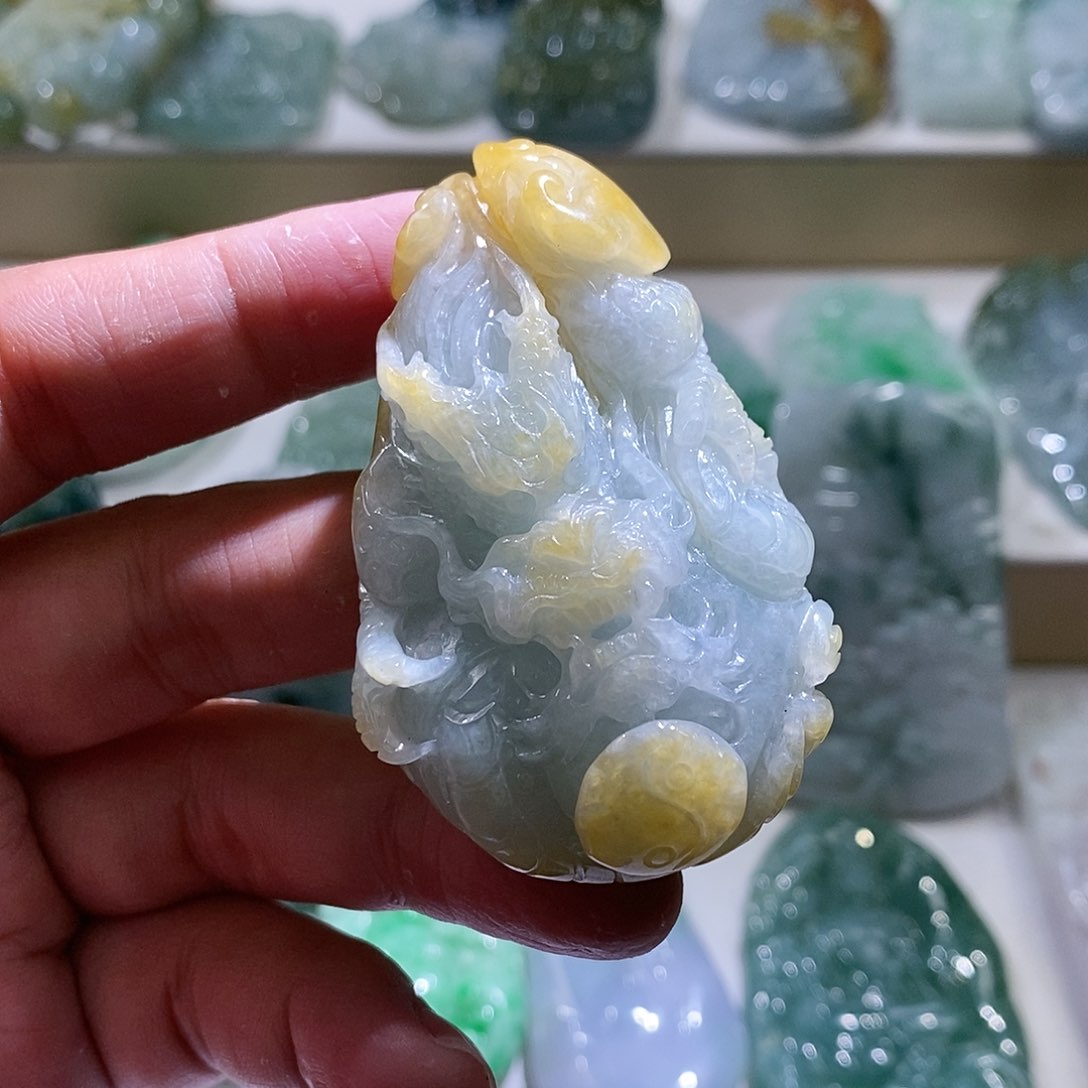 【闪购商品】翡翠颈饰未镶嵌龙牌