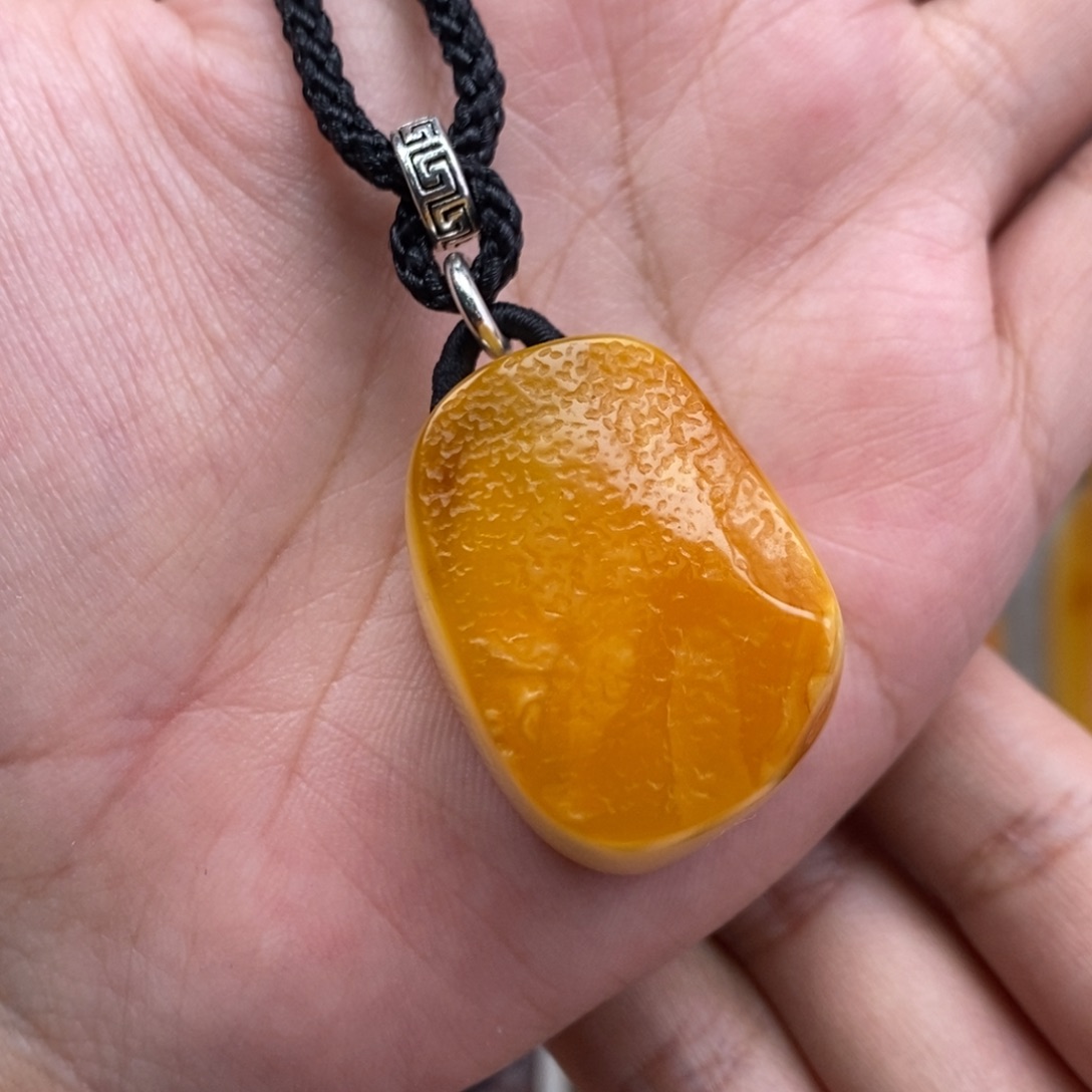 琥珀吊坠(赠链)未镶嵌