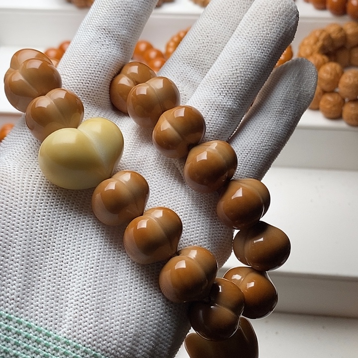 *****猴头核桃吊坠猴头