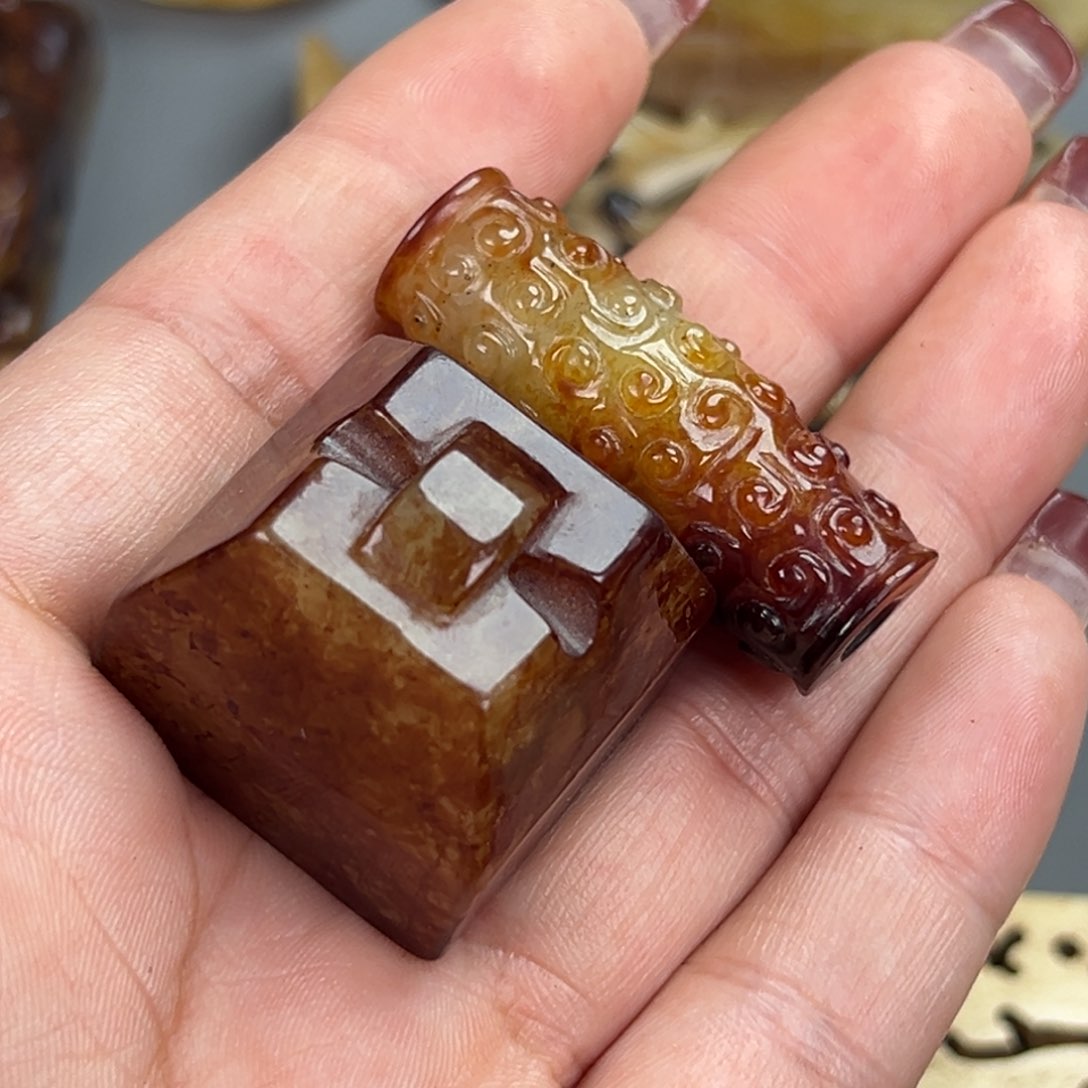 和田玉颈饰未镶嵌泰*斋