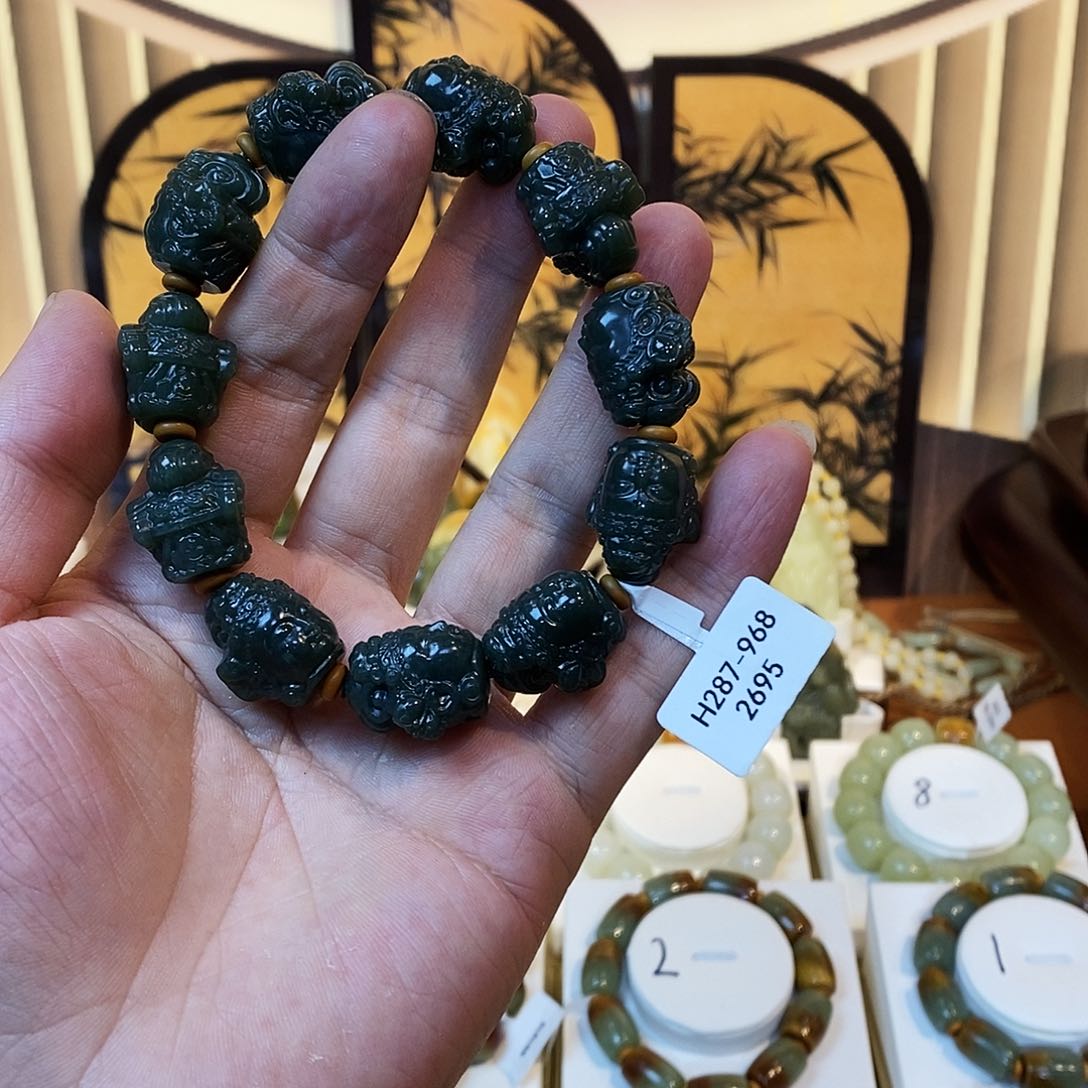 和田玉未镶嵌颈饰多样性随机发一