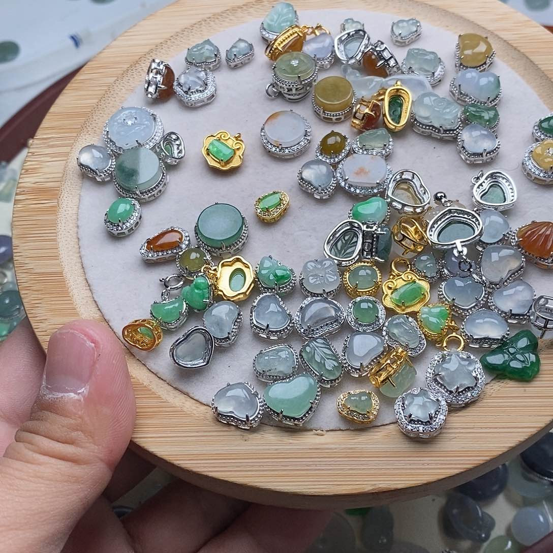 翡翠戒指未镶嵌潘88一个