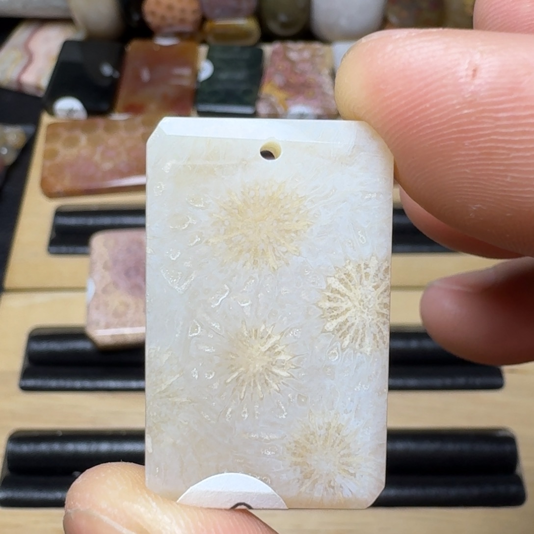 硅化玉纯天然色有机玉石未镶嵌