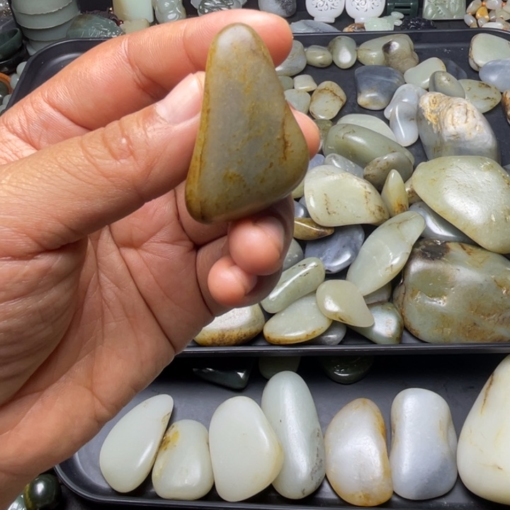 未镶嵌和田玉珠宝半成品