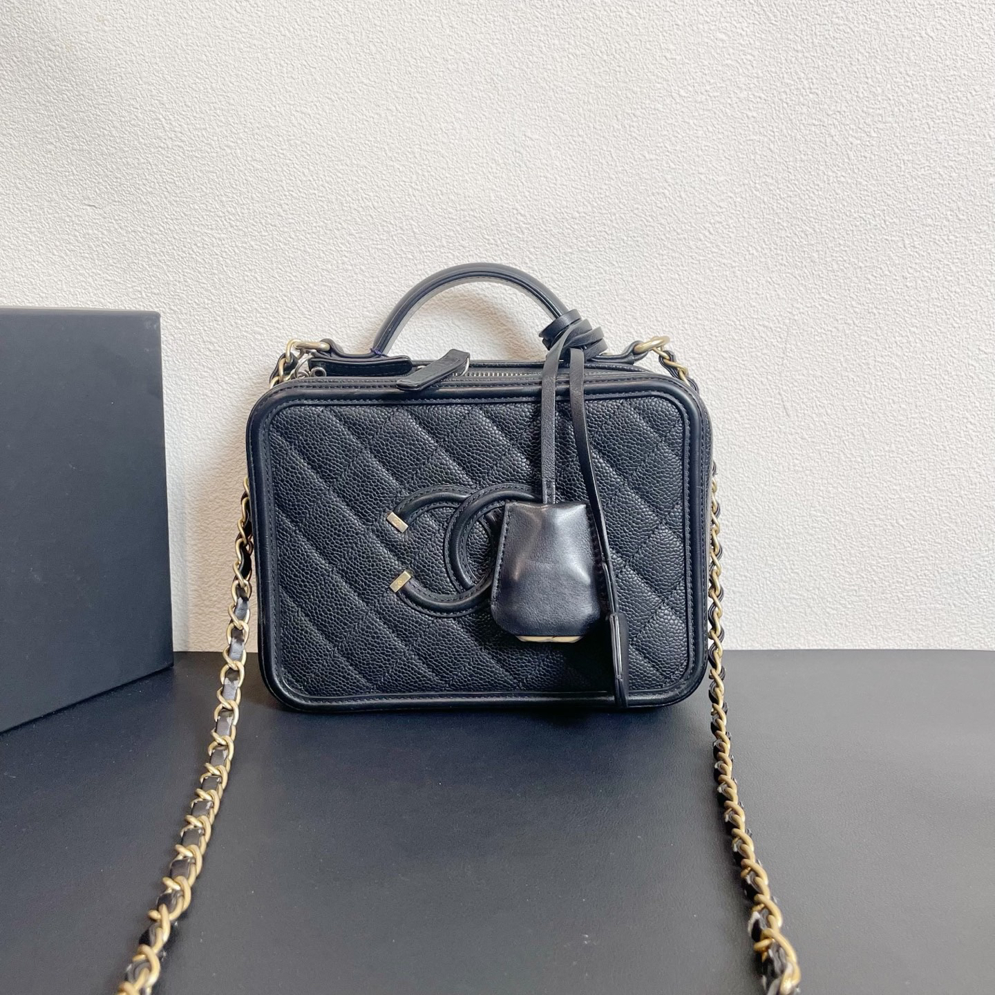 99新 Chanel/香奈儿 98新 奢总管/中号相机包/24开
