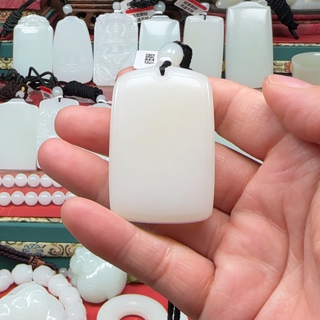 未镶嵌和田玉挂件一*