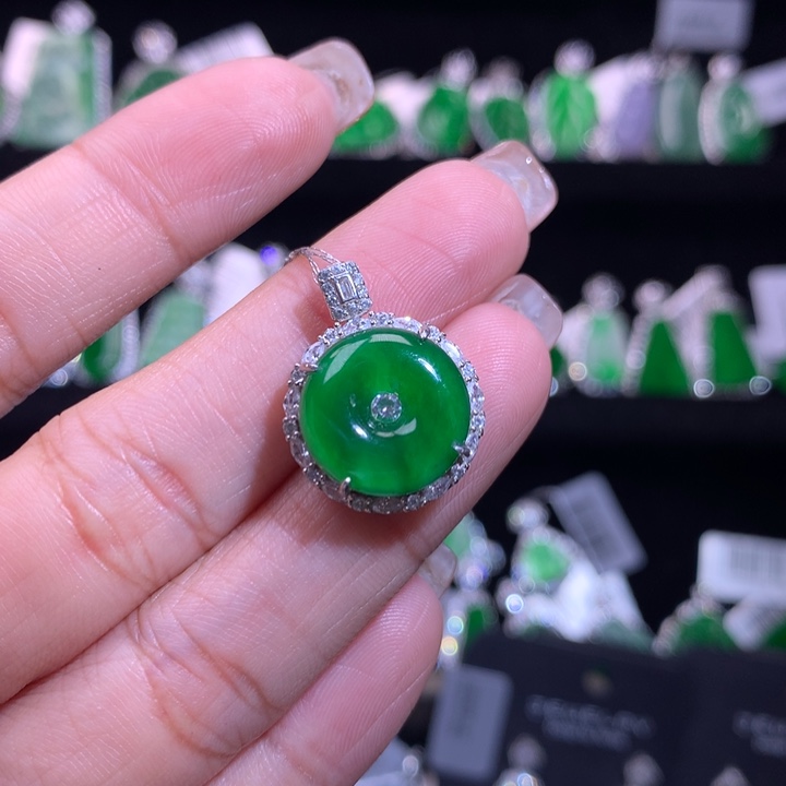 【闪购商品】颈饰银S925镶嵌翡翠