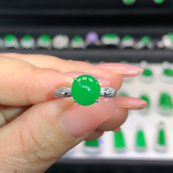 翡翠吊坠(不含链)18K金镶嵌车***领