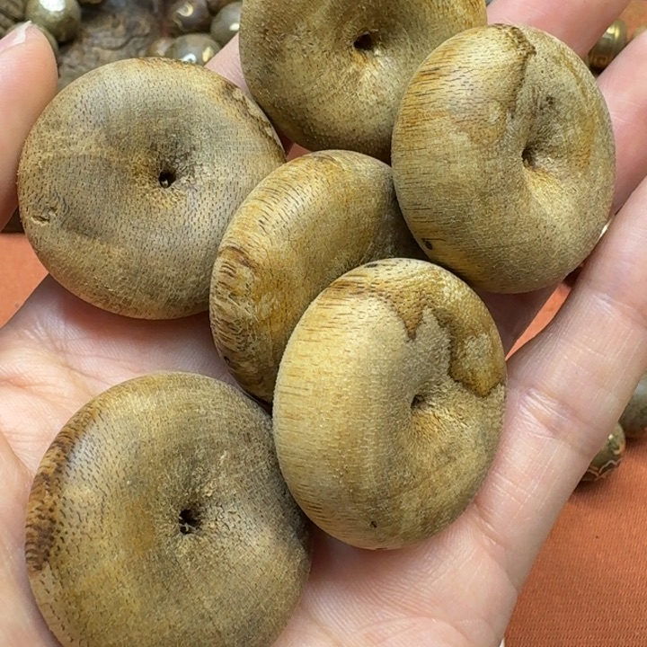 大叶紫檀（黑酸枝木类）