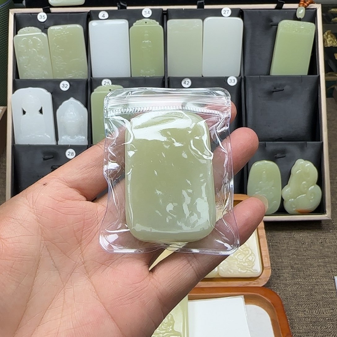 瑶***瑶昆仑山料一物一拍无事牌