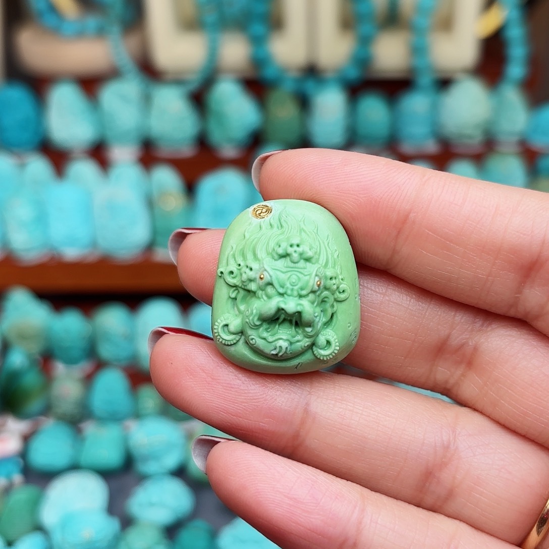 绿松石配饰未镶嵌