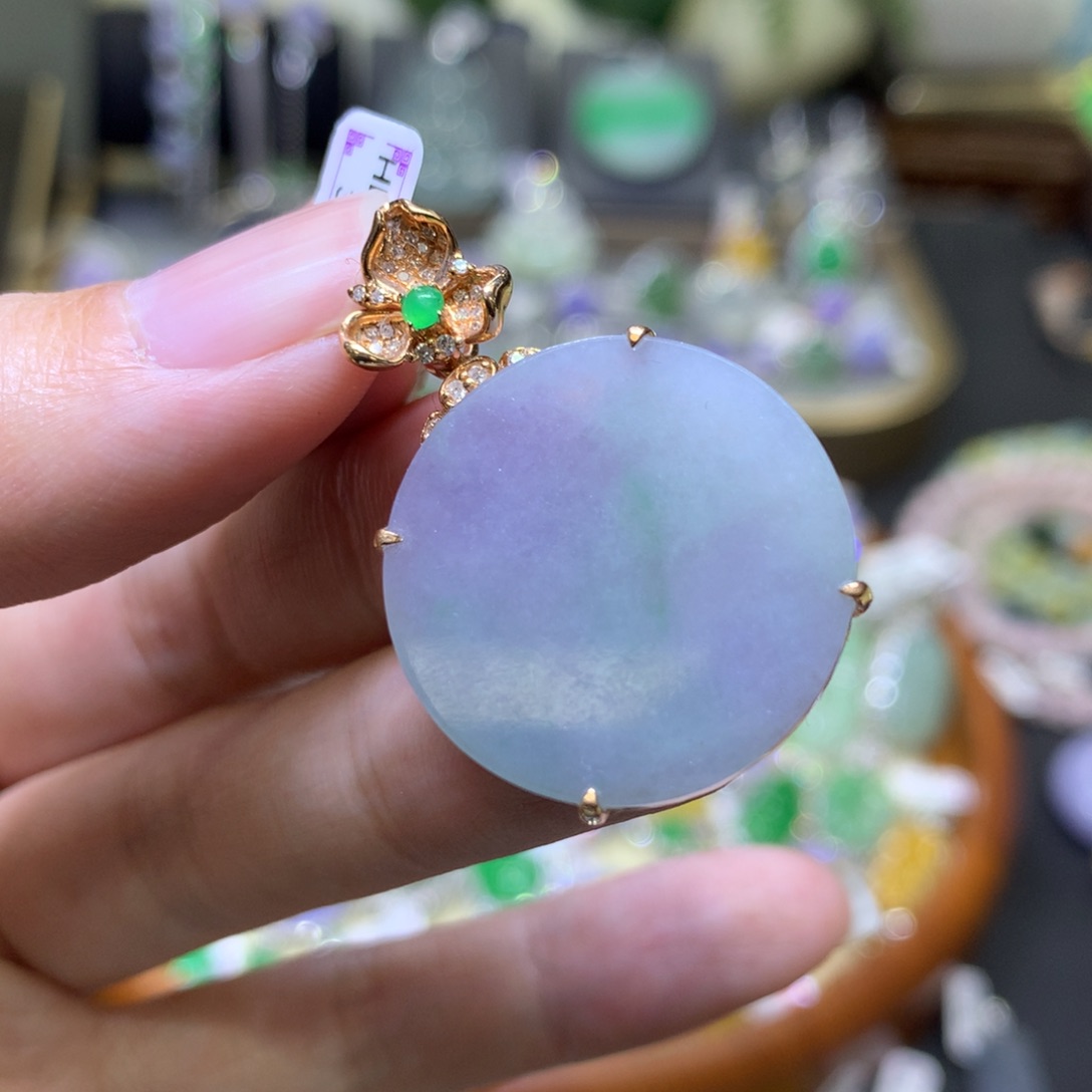 翡翠颈饰18K金镶嵌翡翠吊坠项链