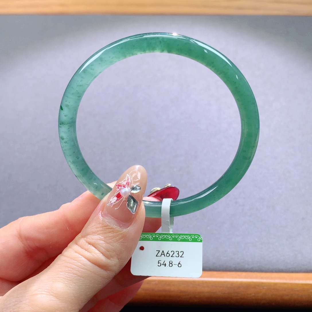 翡翠手镯未镶嵌天然翡翠手镯叮当镯