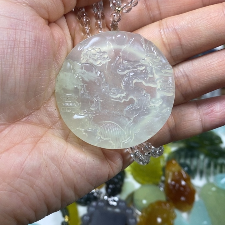 未镶嵌蛇纹石玉吊坠