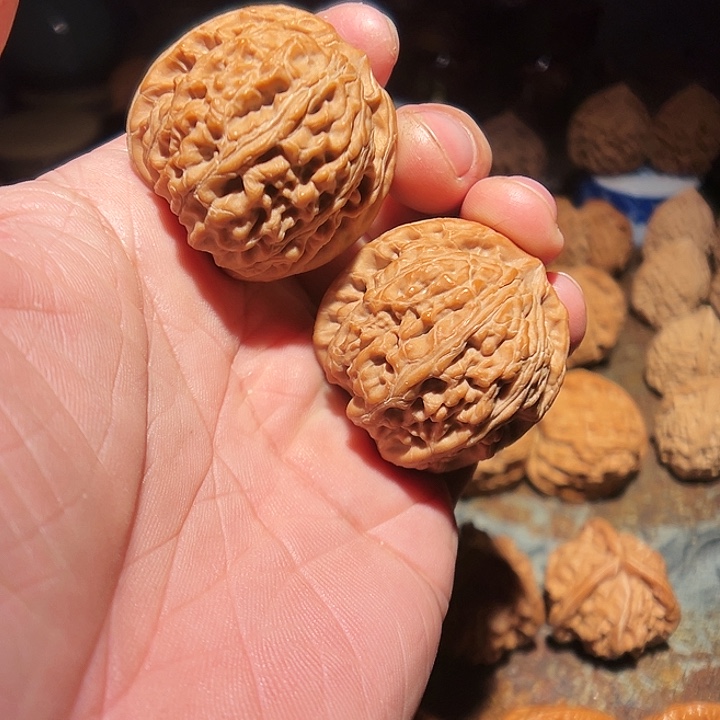 今***八吊坠文玩核桃全品野生货头