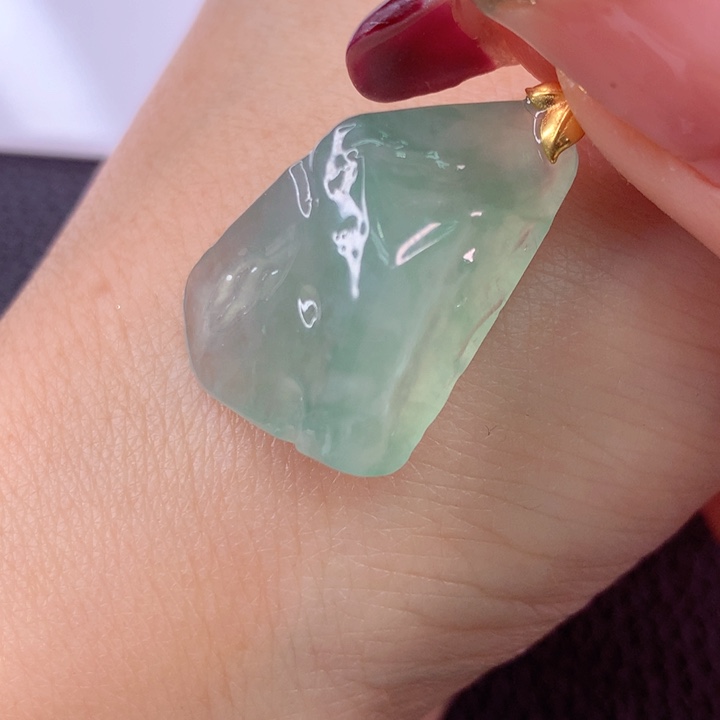 翡翠颈饰18K金镶嵌翡翠