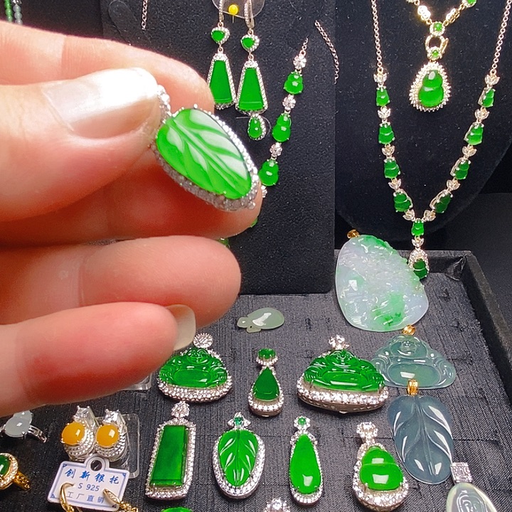 翡翠未镶嵌颈饰天然a货翡翠