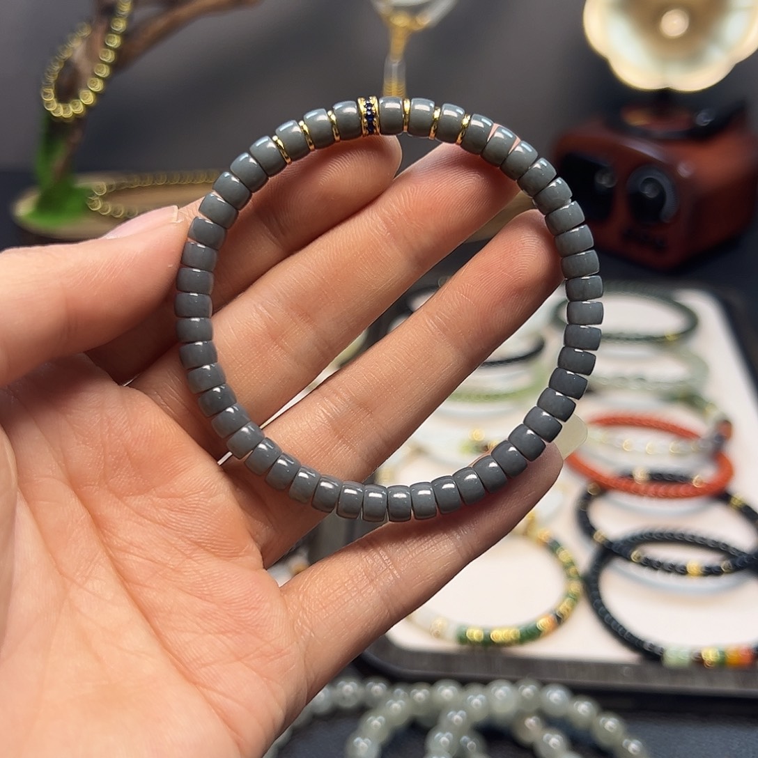 荣***琪和田玉未镶嵌手链