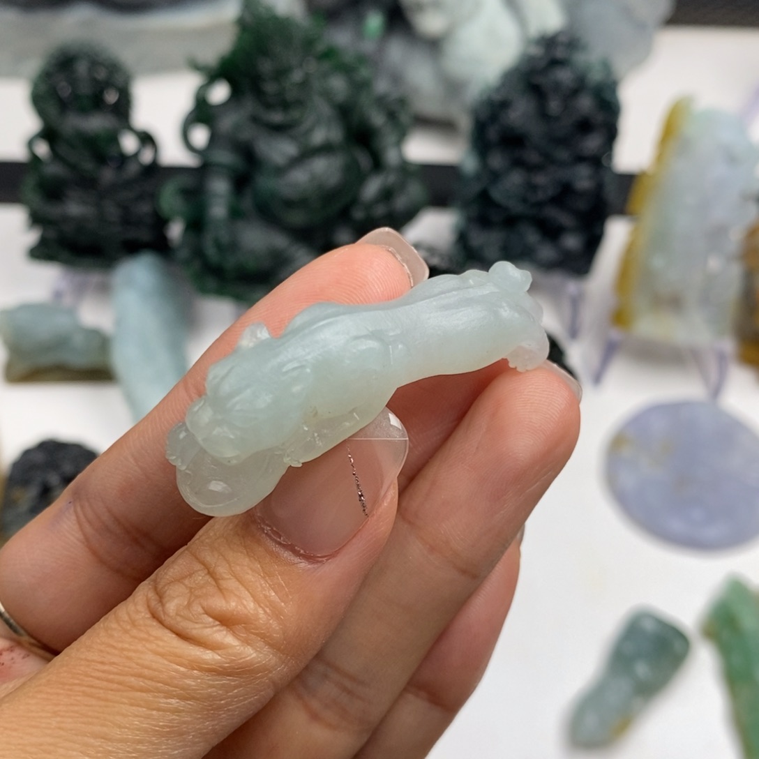 定制翡翠未镶嵌手牌