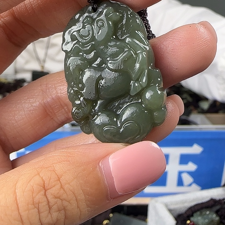 颈饰未镶嵌和田玉