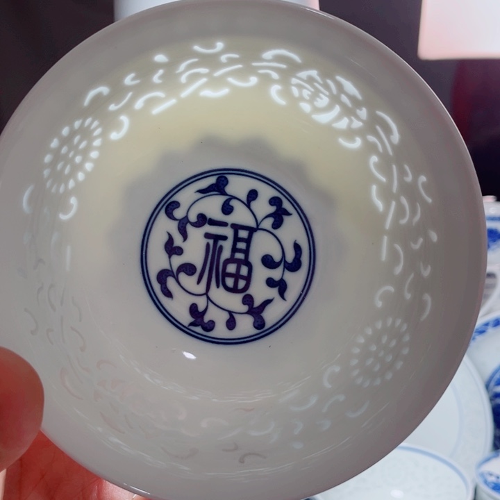青花玲珑6寸面碗满雕福字