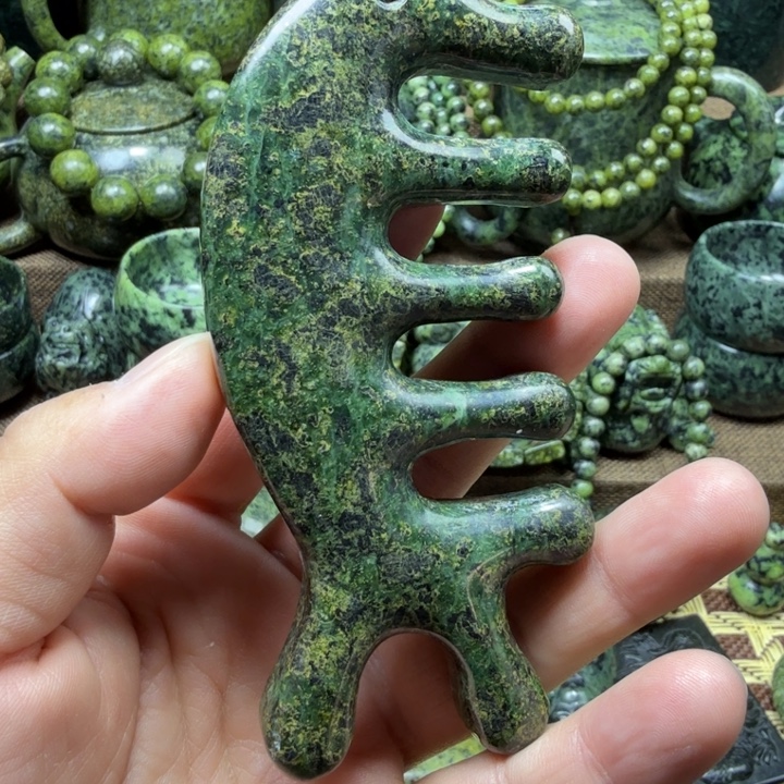 减***远蛇纹石玉未镶嵌药王石能量养生产品