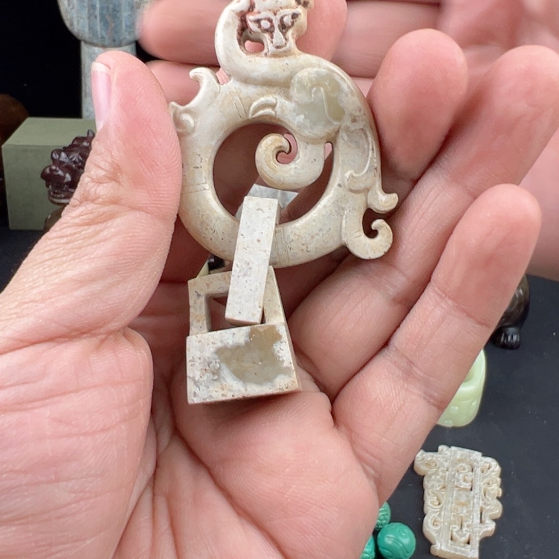 和田玉挂件未镶嵌好**荐