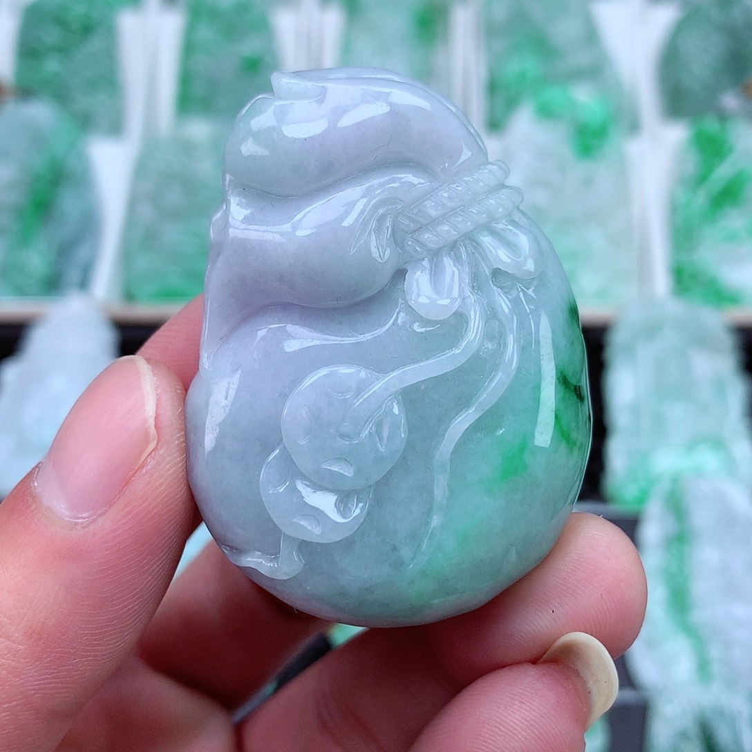 翡翠颈饰未镶嵌翡翠吊坠