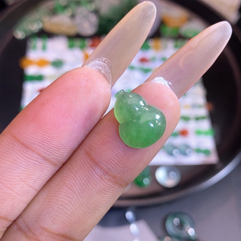 【闪购商品】翡翠挂件未镶嵌葫芦