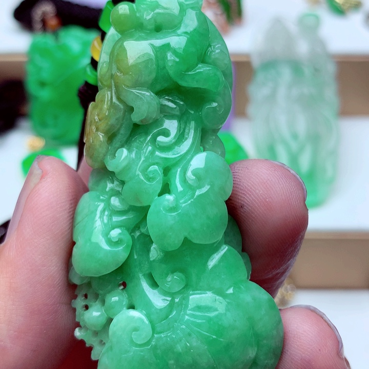 吊坠(不含链)未镶嵌翡翠