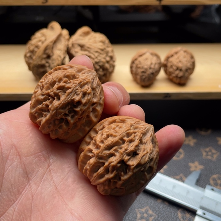 核桃火麒麟文玩核桃