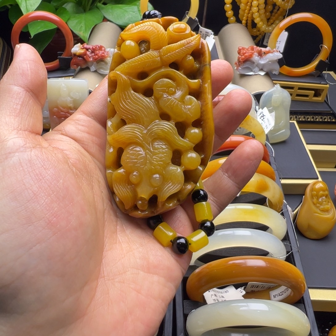 福***海石英质玉（黄龙玉）未镶嵌手镯