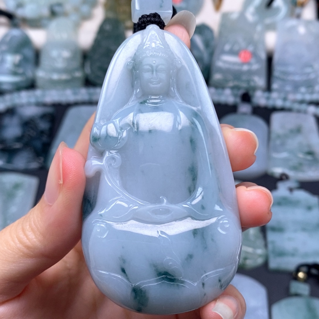 翡翠未镶嵌颈饰素衣